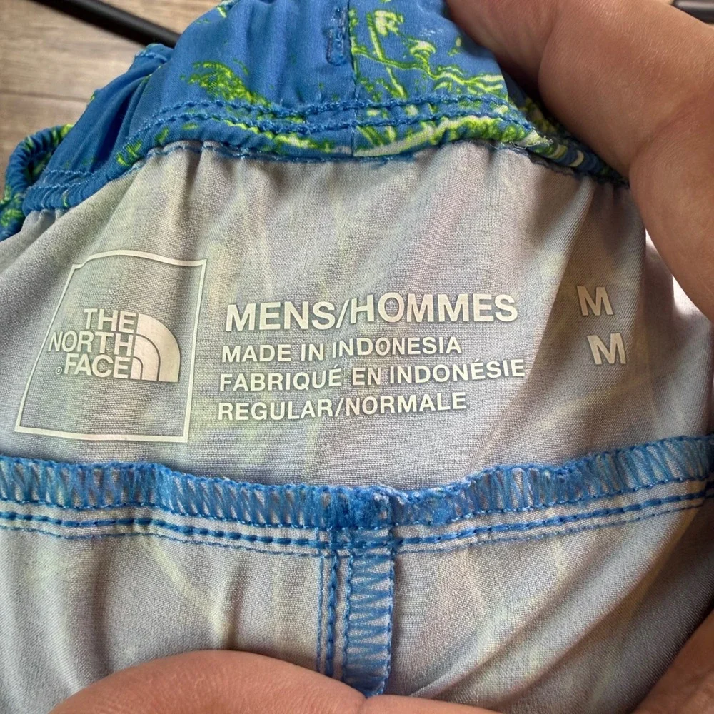 The North Face Mens Blue Green Graphic Active Shorts NF0A535Q Size M